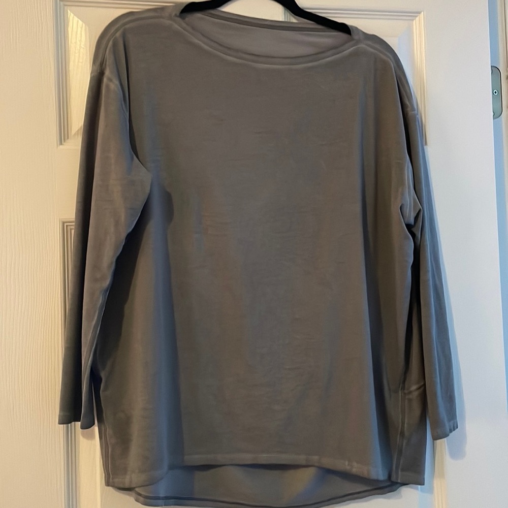 Lululemon Back in Action long sleeve top